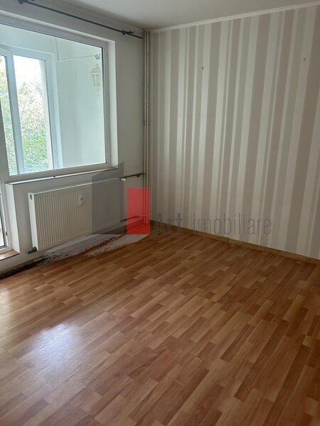 Bd. Brancoveanu, Izvorul Rece vanzare apartament 4 camere decomandat