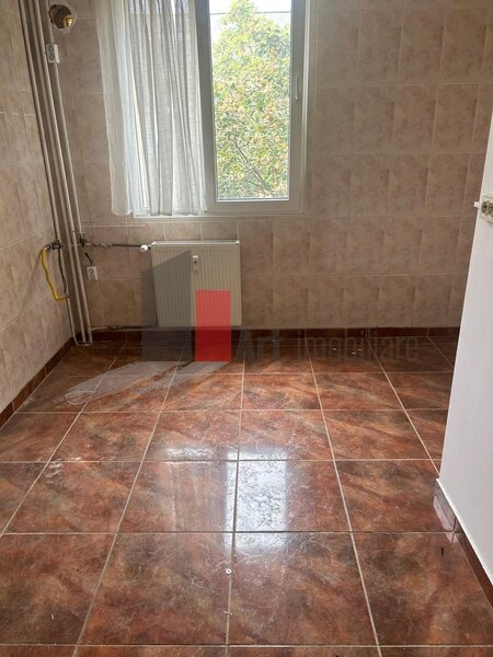 Bd. Brancoveanu, Izvorul Rece vanzare apartament 4 camere decomandat