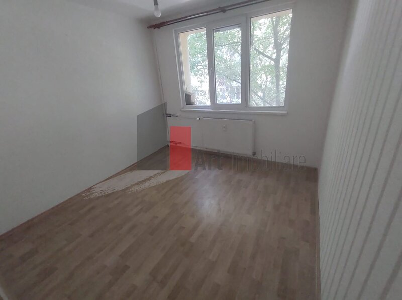 Bd. Brancoveanu, Izvorul Rece vanzare apartament 4 camere decomandat