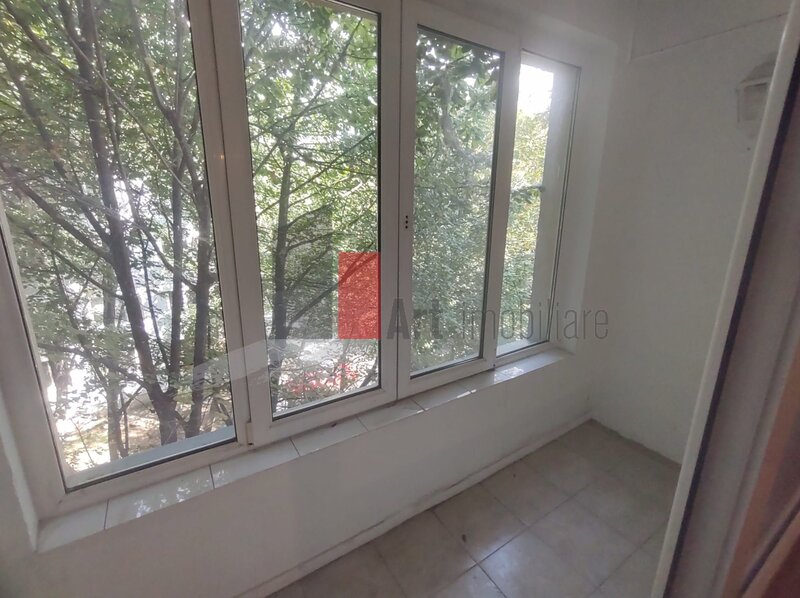Bd. Brancoveanu, Izvorul Rece vanzare apartament 4 camere decomandat